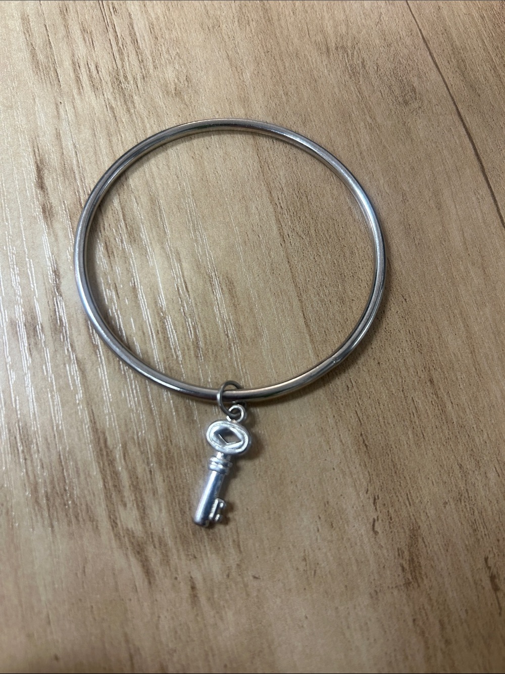 Source Unknown Silver Key Charm Bangle Bracelet